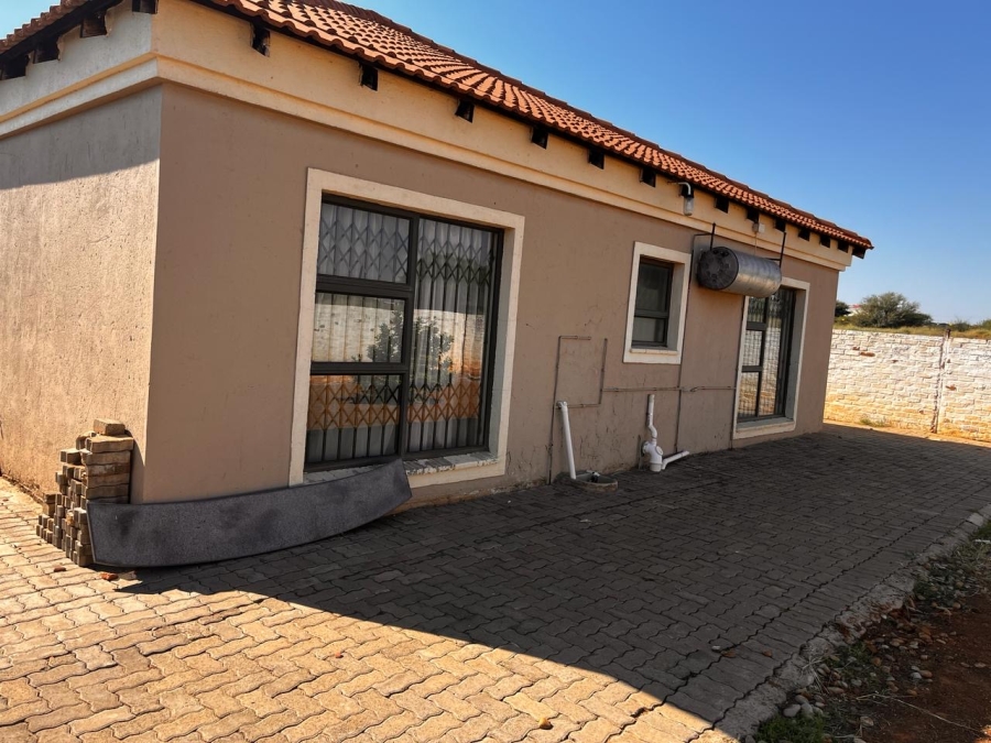 3 Bedroom Property for Sale in Kimdustria Northern Cape